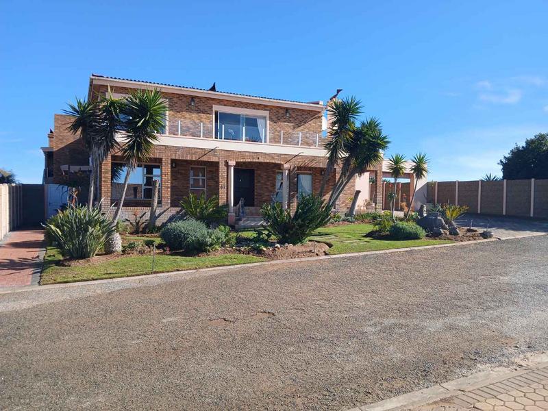 5 Bedroom Property for Sale in Stilbaai Wes Western Cape